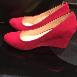 VERY CUTE SLIP ON WEDGE